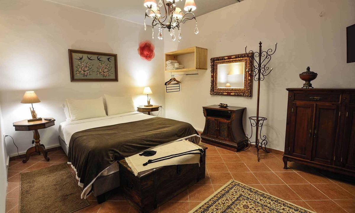 Mesaia Trikala Bed & Breakfast | Trikalon Muses Art Suites - Kalliopi Cozy Studio