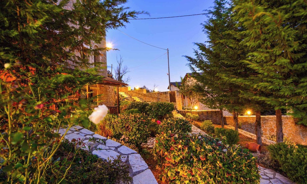 Mesaia Trikala Bed & Breakfast | Trikalon Muses Art Suites - Terpsihori Suite