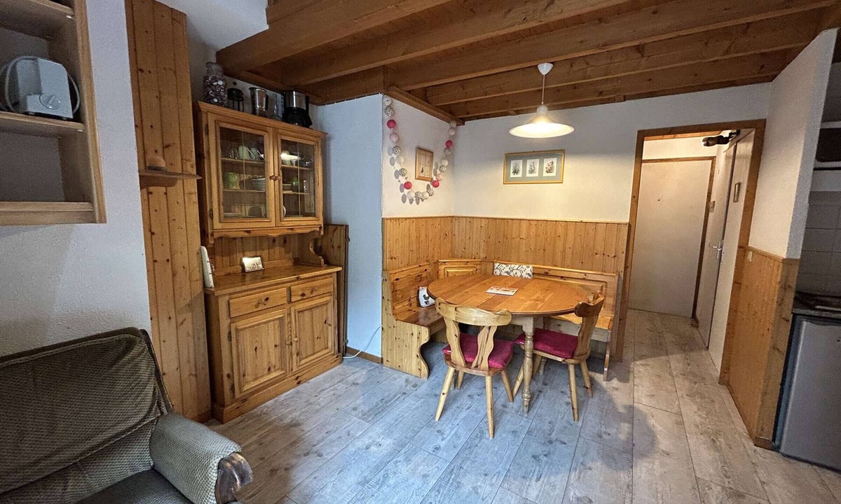 Areches Apartment | Triplex for 6 in the center, close to slopes