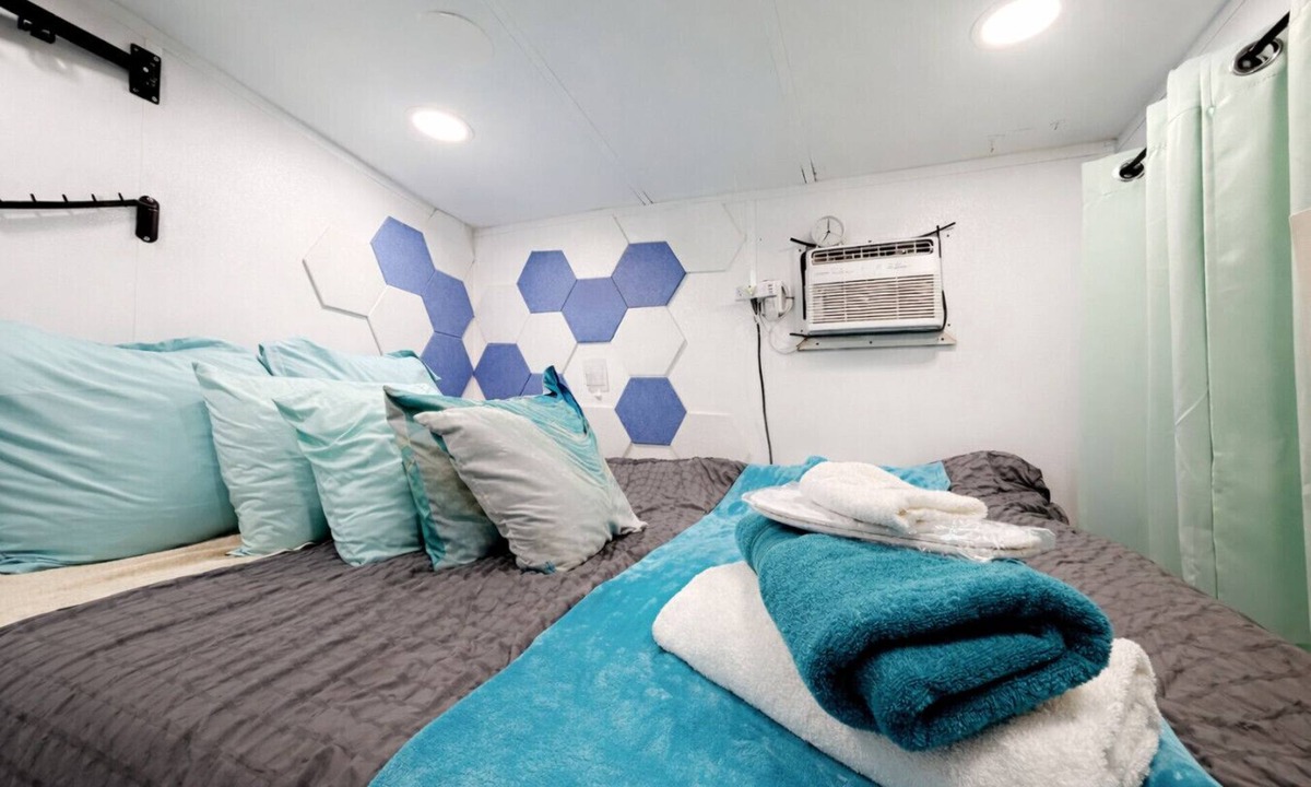 Midtown House | Tropical Wynwood Tiny House Oasis w/Private Garden & Hot Tub