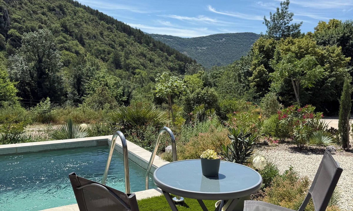 Plaisians Cottage | Two Gîtes With Swimming Pool les Rochers de Plaisians