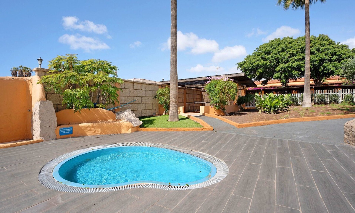 Las Galletas Apartment | Vacation Apartment 'Finca La Bonita Ap G2' with Shared Pool, Shared Terrace and Wi-Fi