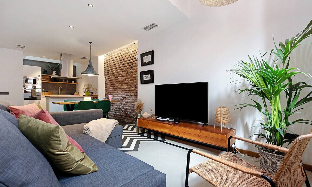 Santa Cruz de Tenerife House | Vacation Home 'Casita Ravina' with Wi-Fi, Garden & A/C