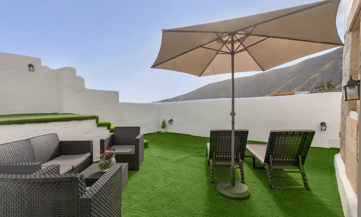 Guimar Apartment | Vacation Studio 'Hogar De Ireneo' with Sea View, Private Terrace and Wi-Fi