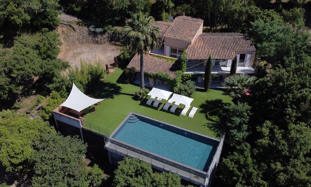 Plan-de-la-Tour Villa | Villa, (14 p), panoramic view of the hills. Large infinity pool.