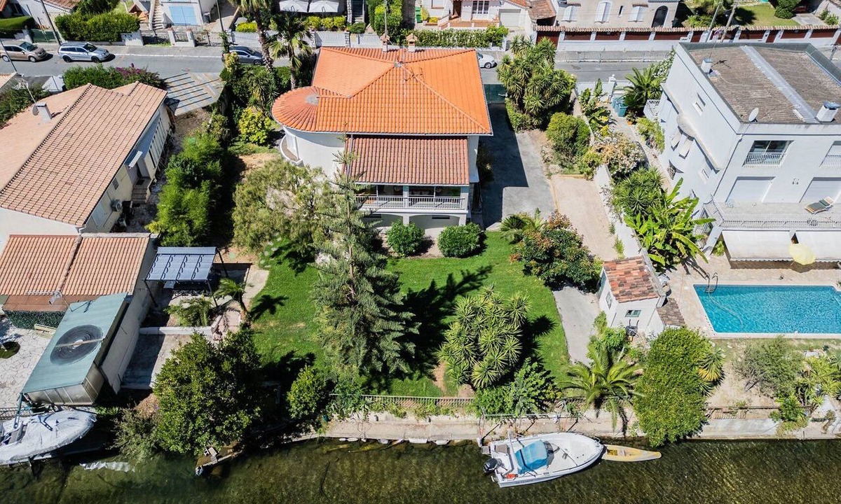Villeneuve-Loubet Villa | Villa 5 ch. Mer et Rivière entre Nice & Cannes