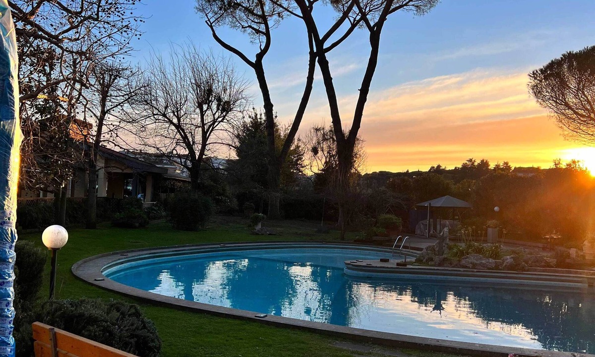 Zona LIII Tomba di Nerone Bed & Breakfast | Villa Albina B&B