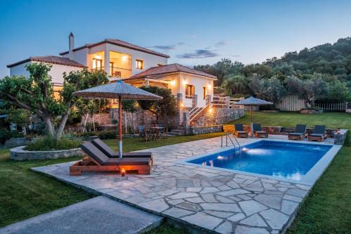 Skopelos Town Villa | Villa Anatoli