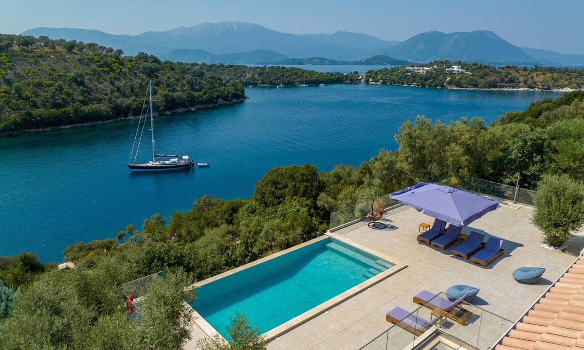 Meganisi Villa | Villa Chriselia - 3 Bedrooms With Sea Access