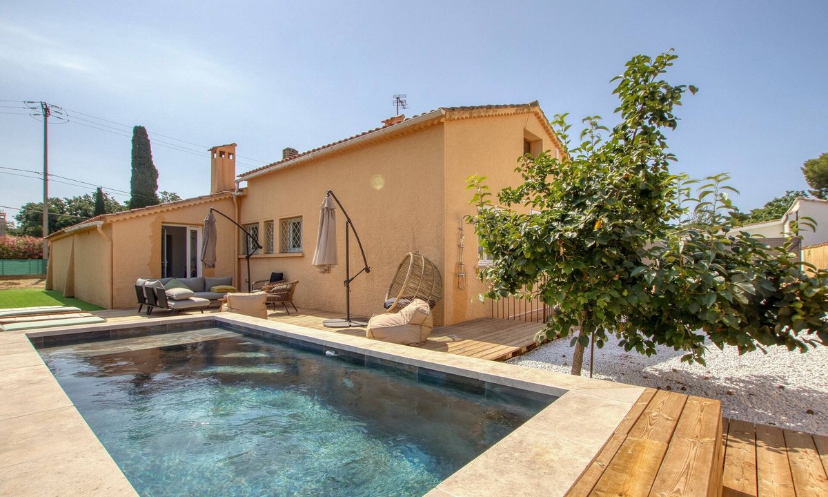Six-Fours-les-Plages House | Villa Coquelicot - Maison climatisée avec piscine