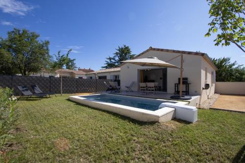 Suze-la-Rousse Villa | Villa de plain-pied au centre du village avec piscine privée