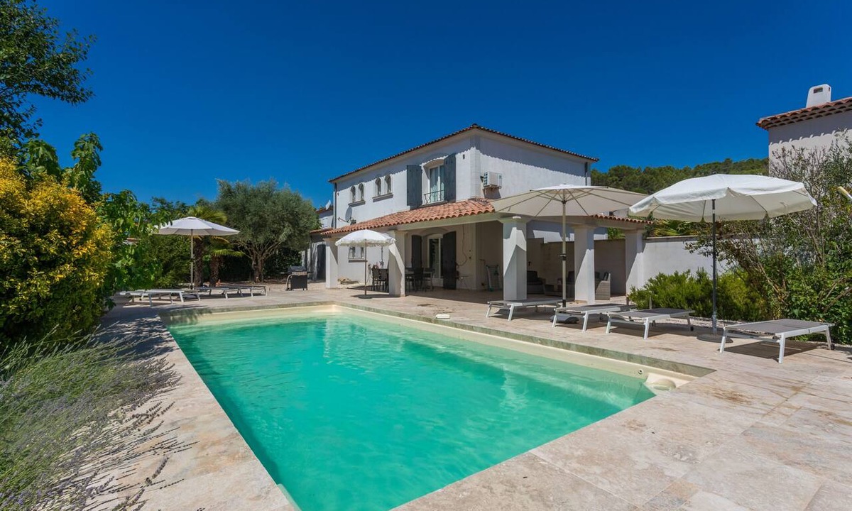 Cabasse Villa | Villa 'Etoile' with Private Pool, Wi-Fi and Air Conditioning