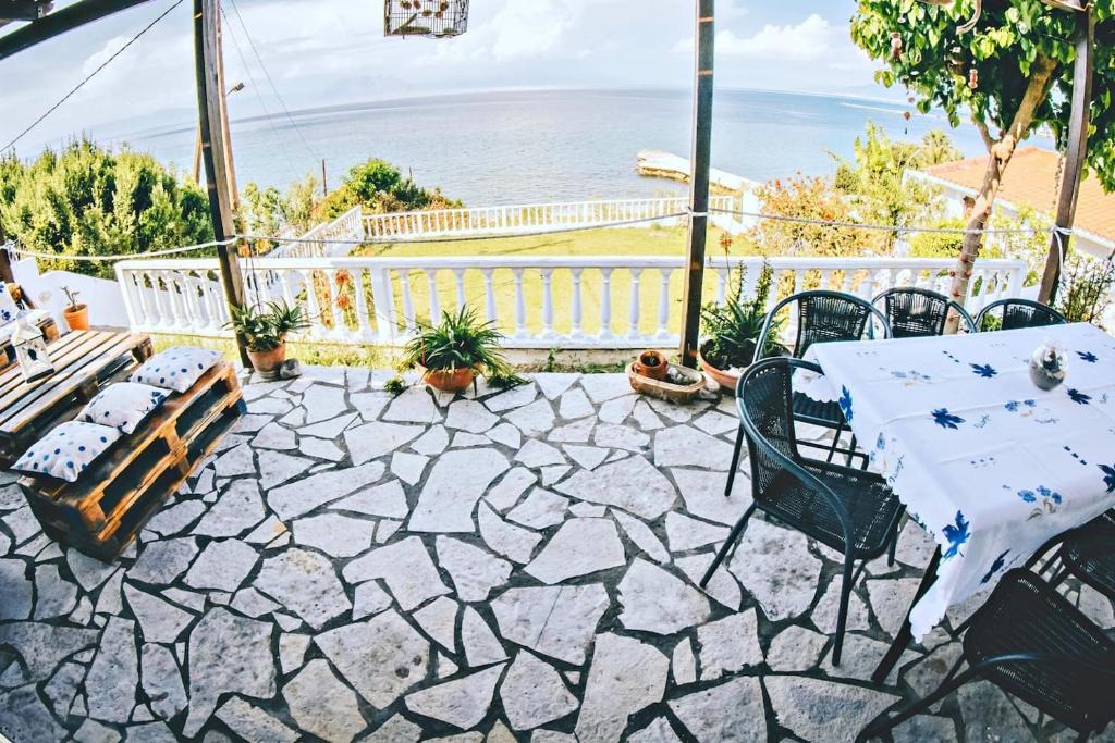 Kato Achaia Villa | Villa Galanis by the sea