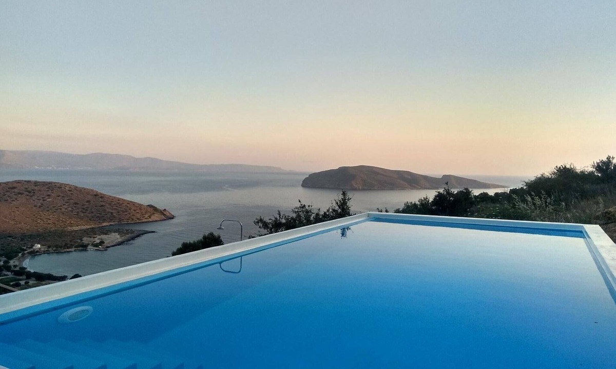 Pefki Villa | Villa 'Gusta' with Sea View, Wi-Fi and Air Conditioning