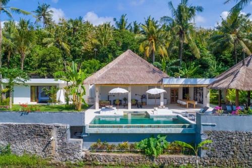 Amlapura Villa | Villa Hidden Pearl, with private cook and pool