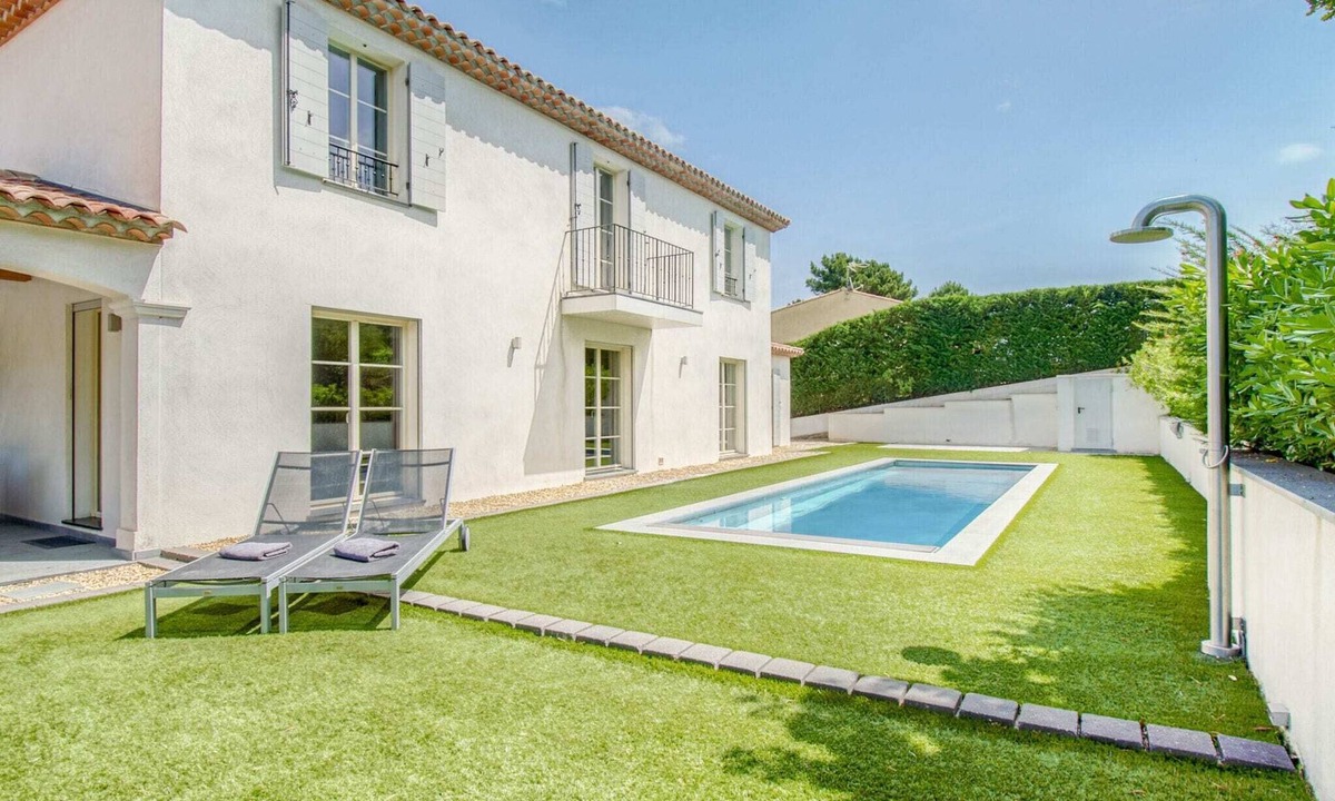Plan-de-la-Tour Villa | Villa in Le Plan-de-la-Tour with Pool