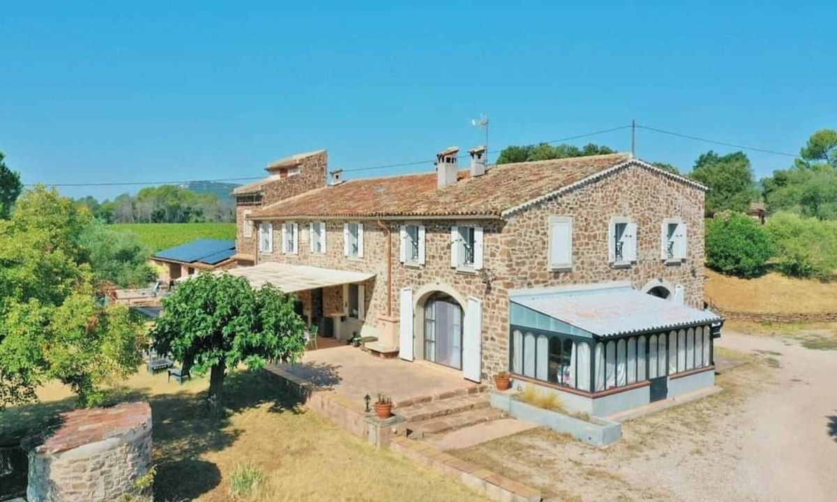 Gonfaron House | Villa in Le Luc with Pool & Vineyard Views