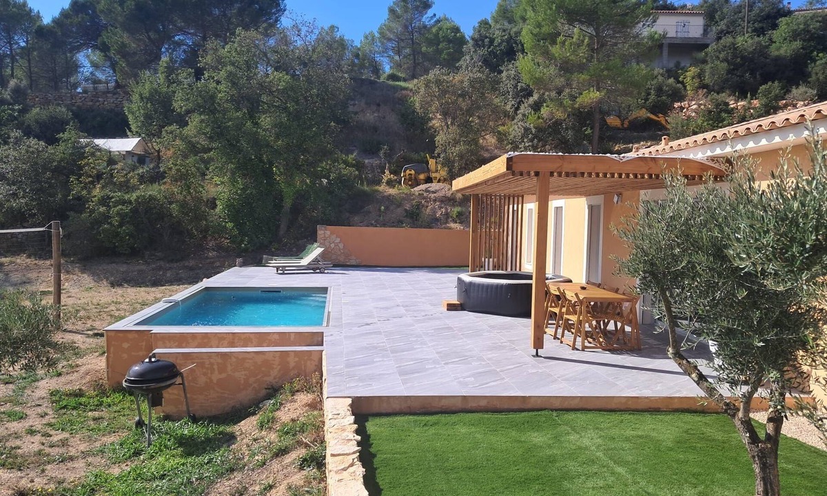 Varages Villa | Villa in Provence with pool and jacuzzi