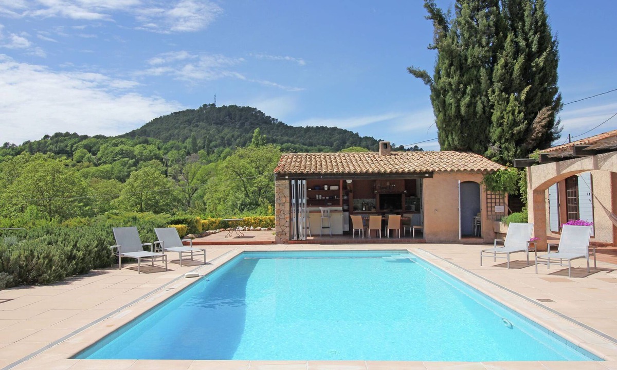 Salernes House | Villa in Salernes with Private Pool & Garden