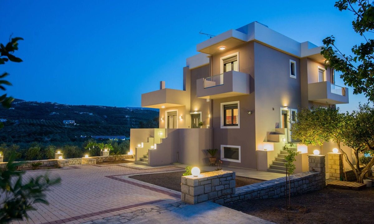 Adelianos Kampos Villa | Villa Kalli - brand new Villa with private swimming pool - 10' from Old Town !