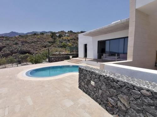 Candelaria Villa | VILLA “LA FLORIDA” - WONDERFUL VIEWS - POOL – WIFI