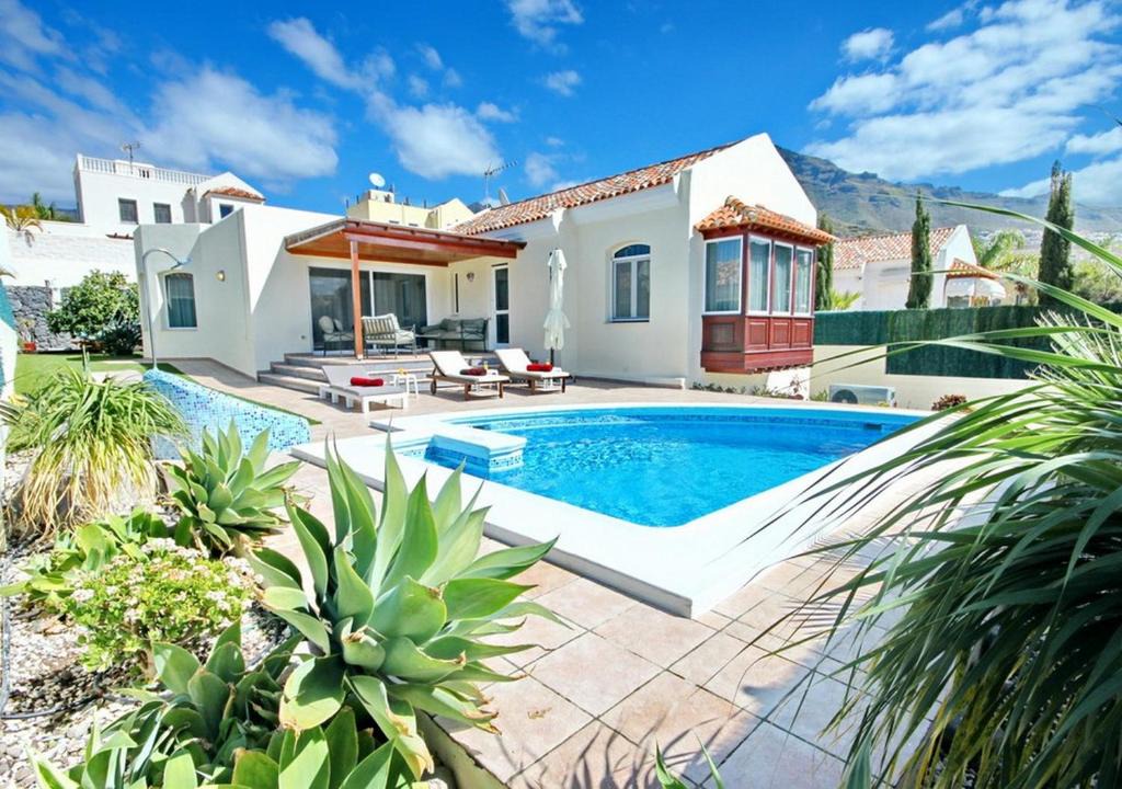 Costa Adeje Villa | Villa Lemon