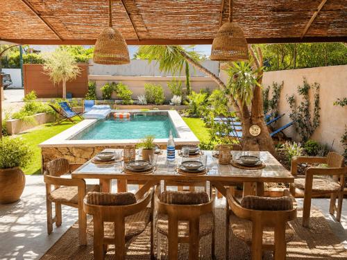 Le Brusc Villa | Villa Mezzanotte Le Brusc 80m de la mer - Climatisation-Piscine-Parking