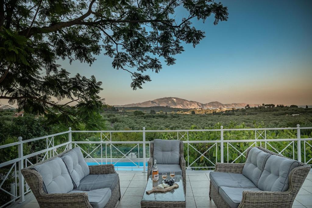 Lithakia Villa | Villa Natura prive swimming pool