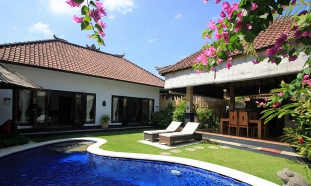 Drupadi Villa | VILLA OCEANE SEMINYAK OBEROI 3 BEDROOM 6 / 7P with pool 600 m from beach