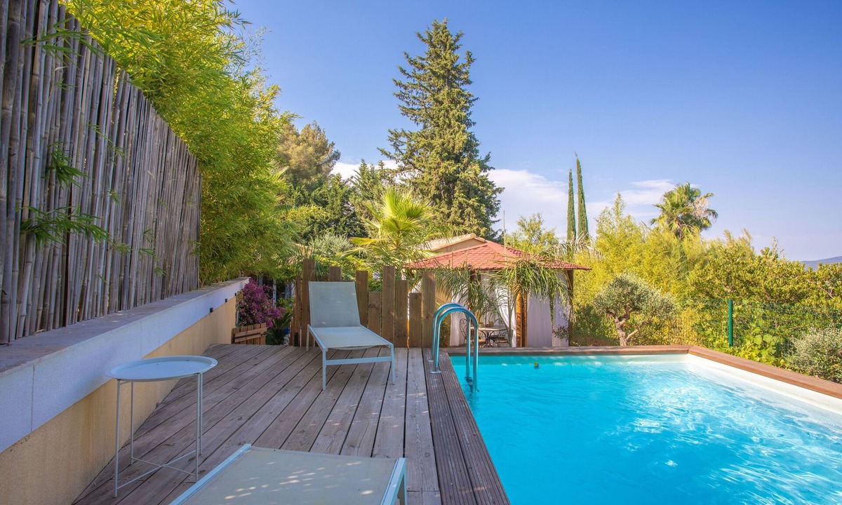 Cuers Villa | Villa 'Palmiers En Couleurs' with Mountain View, Private Pool, and Wi-Fi