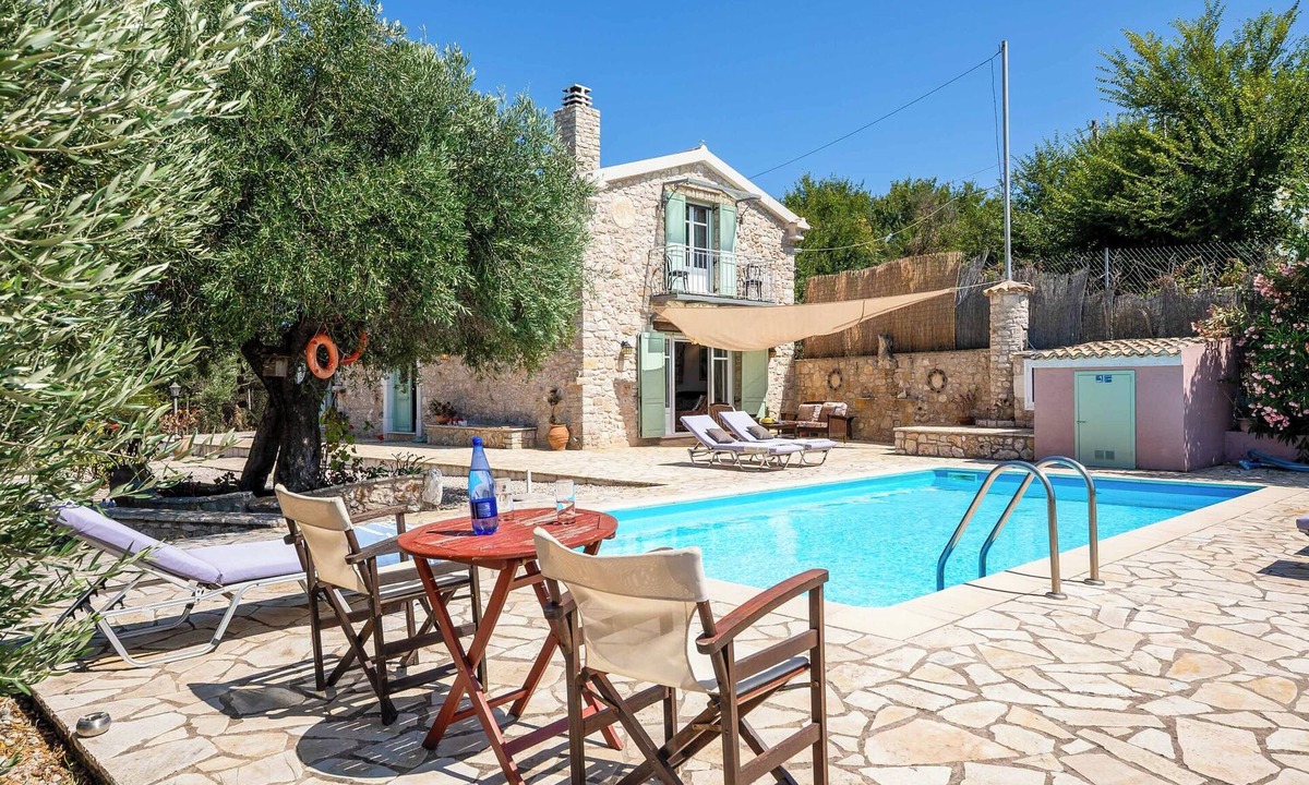 Peroulion Villa | Villa Siorra - Two Bedroom Villa, Sleeps 5