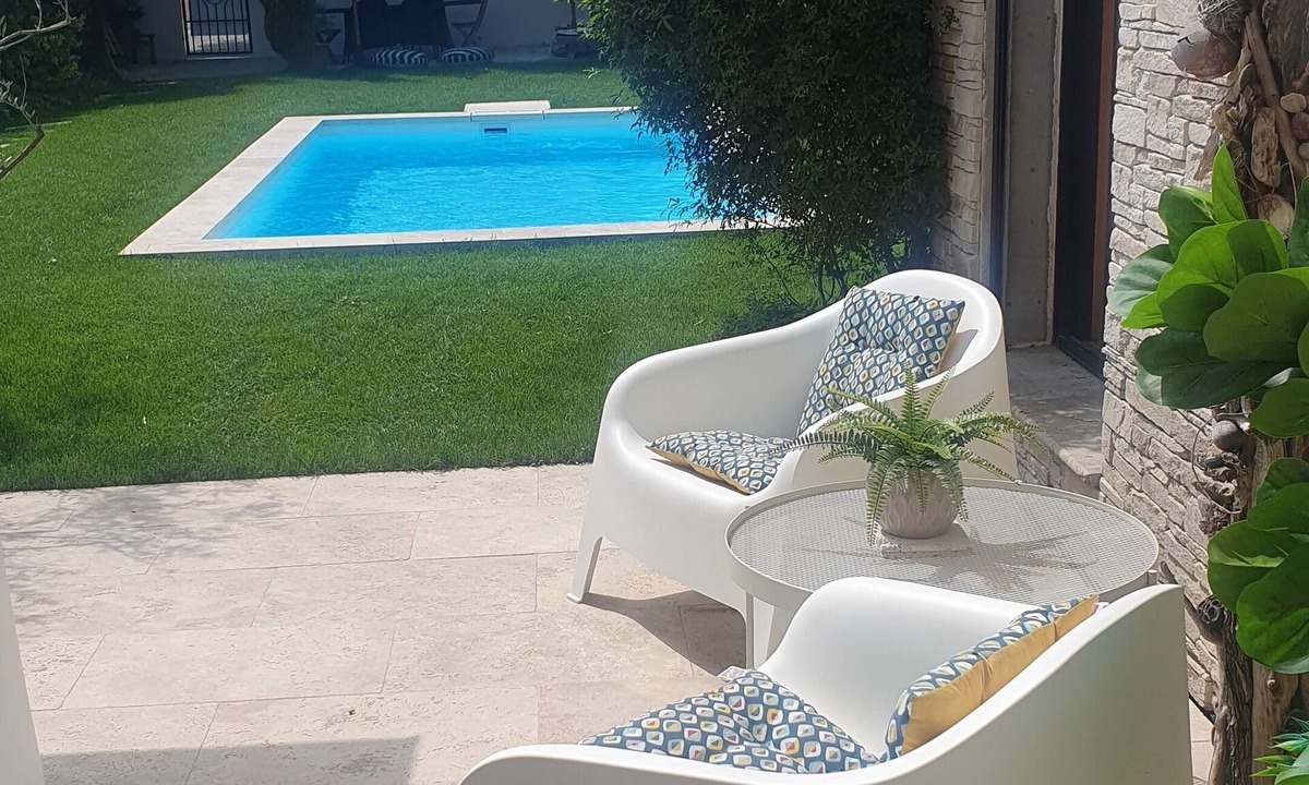 Greoux-les-Bains Villa | VILLA SOA - Relaxation & Sun in Provence