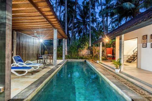 Sengkidu Villa | VILLA Surya 3 rooms , waterpool, near the ocean