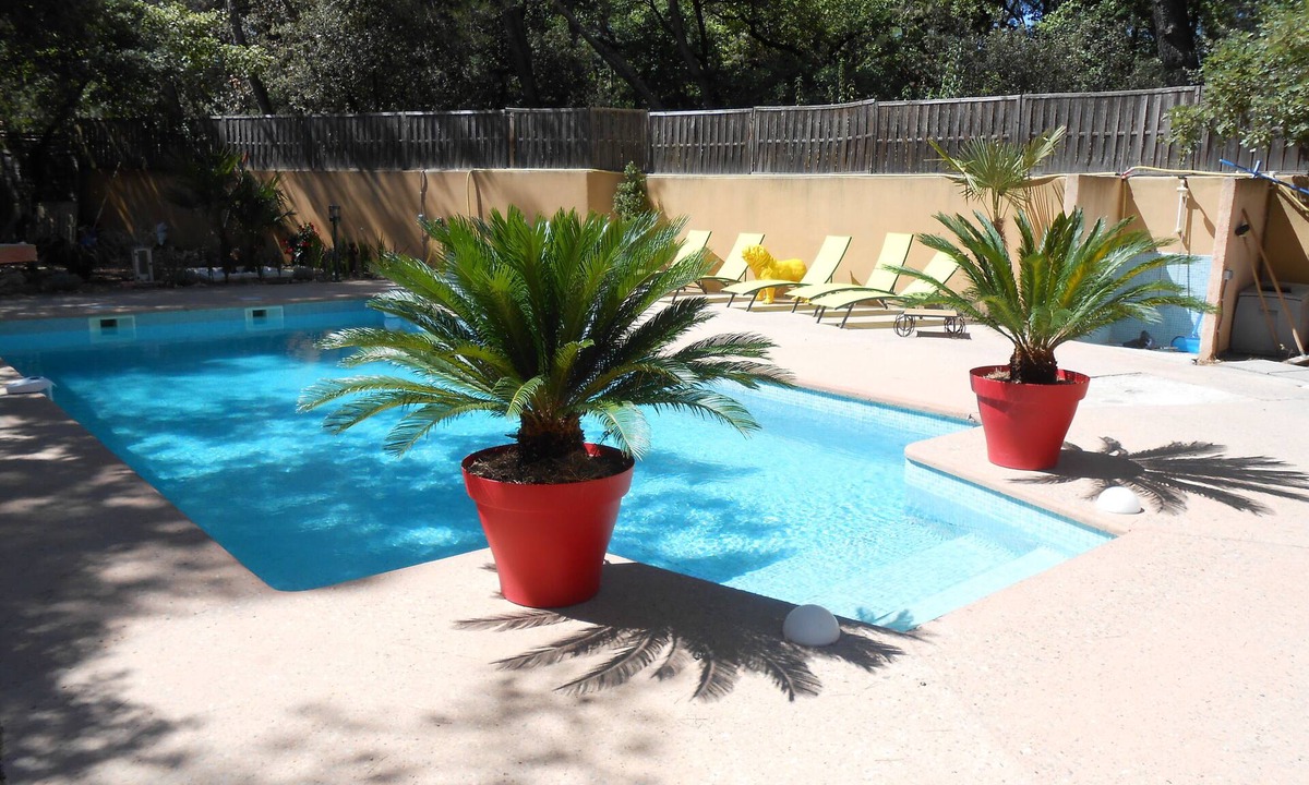 Mazan Villa | Villa under the pines with private pool
