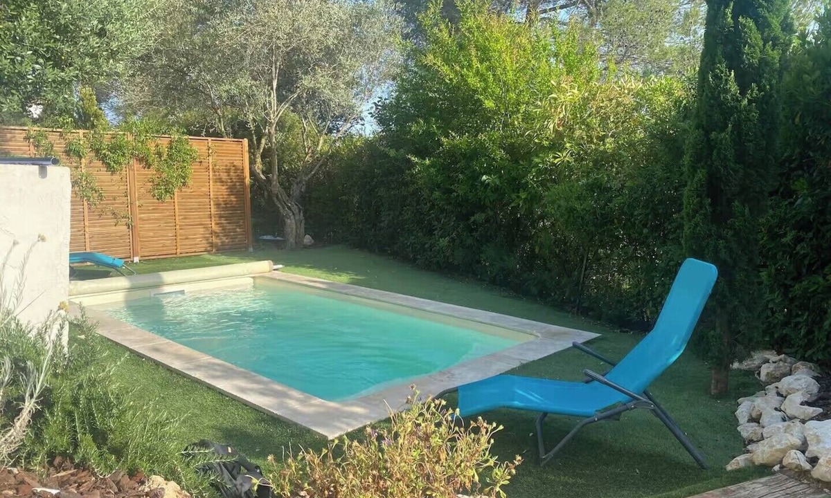 La Motte Villa | Villa Verdoyante – Charme provençal, jardin arboré et piscine à La Motte