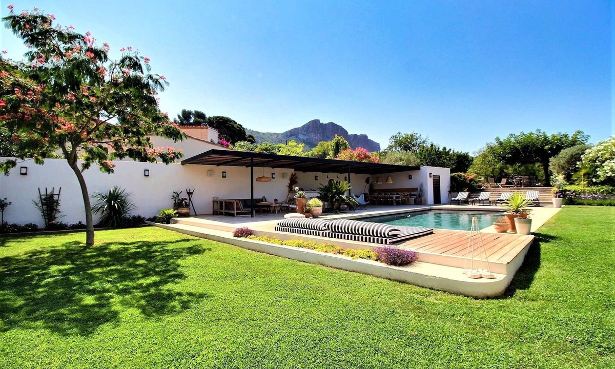 Cassis House | Villa view Cap Canaille near Cassis, swimming pool