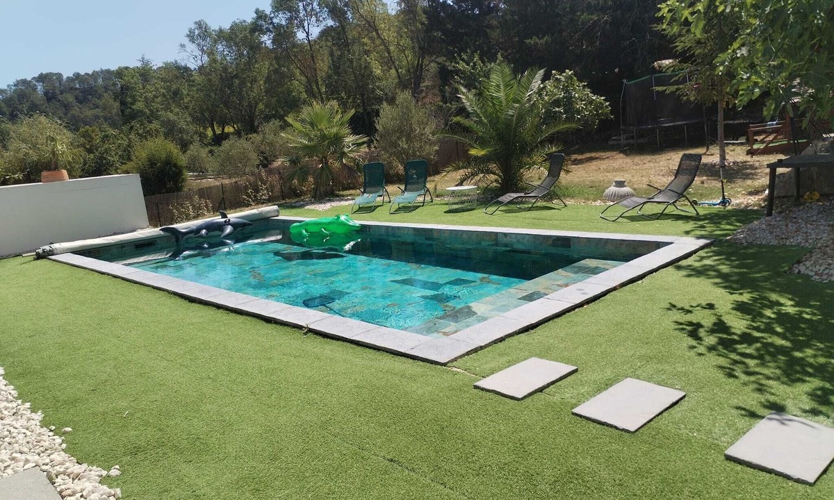 Meounes-les-Montrieux Villa | Villa with Private Pool, Wi-Fi and Air Conditioning