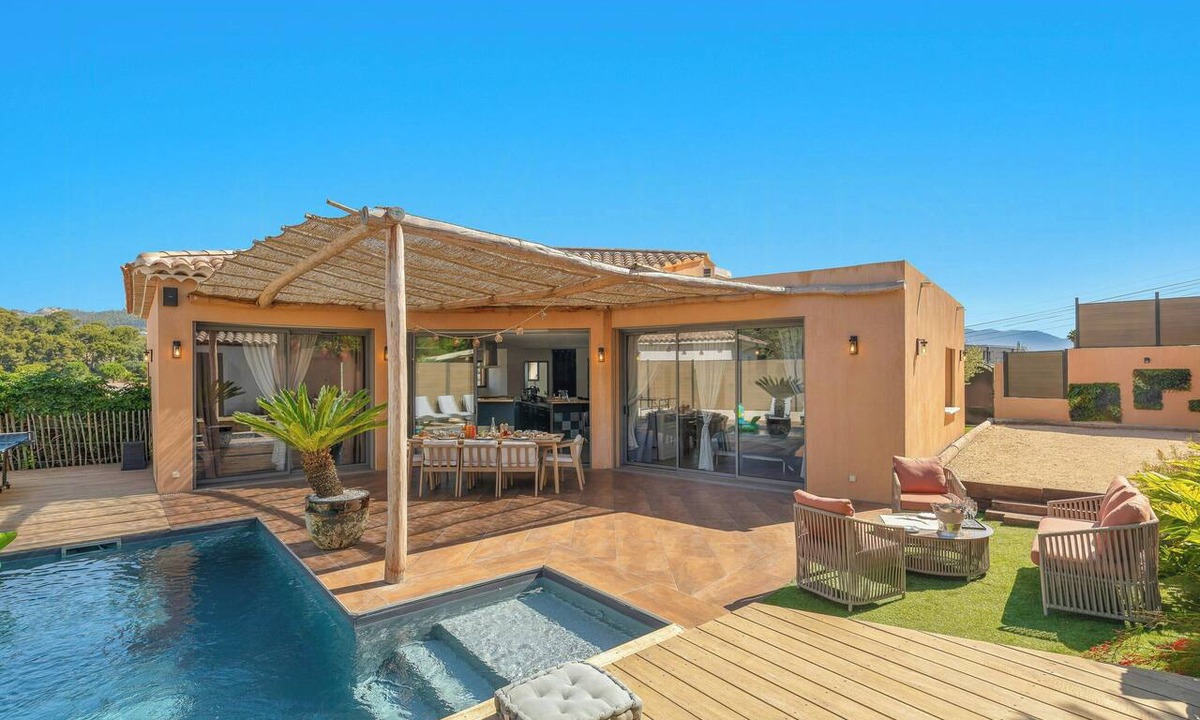Ollioules House | Villa with pool and summer kitchen