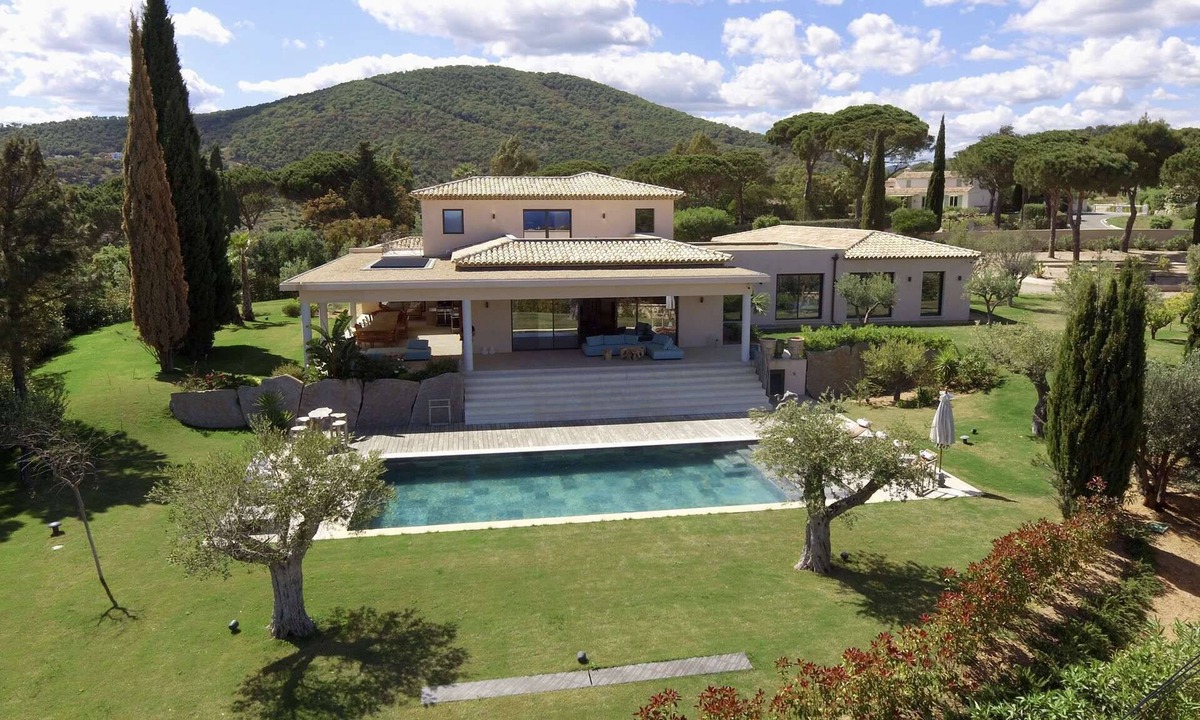 Sainte-Maxime House | VILLA WITH POOL FOR RENT FOR 10 PEOPLE - SEA VIEW