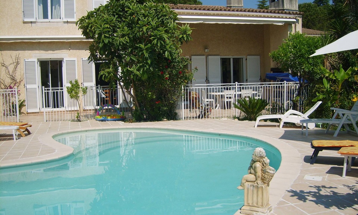 Villeneuve-Loubet Villa | Villa with private pool 5 rooms (5 clim) WIFI parking (Villeneuve Loubet)