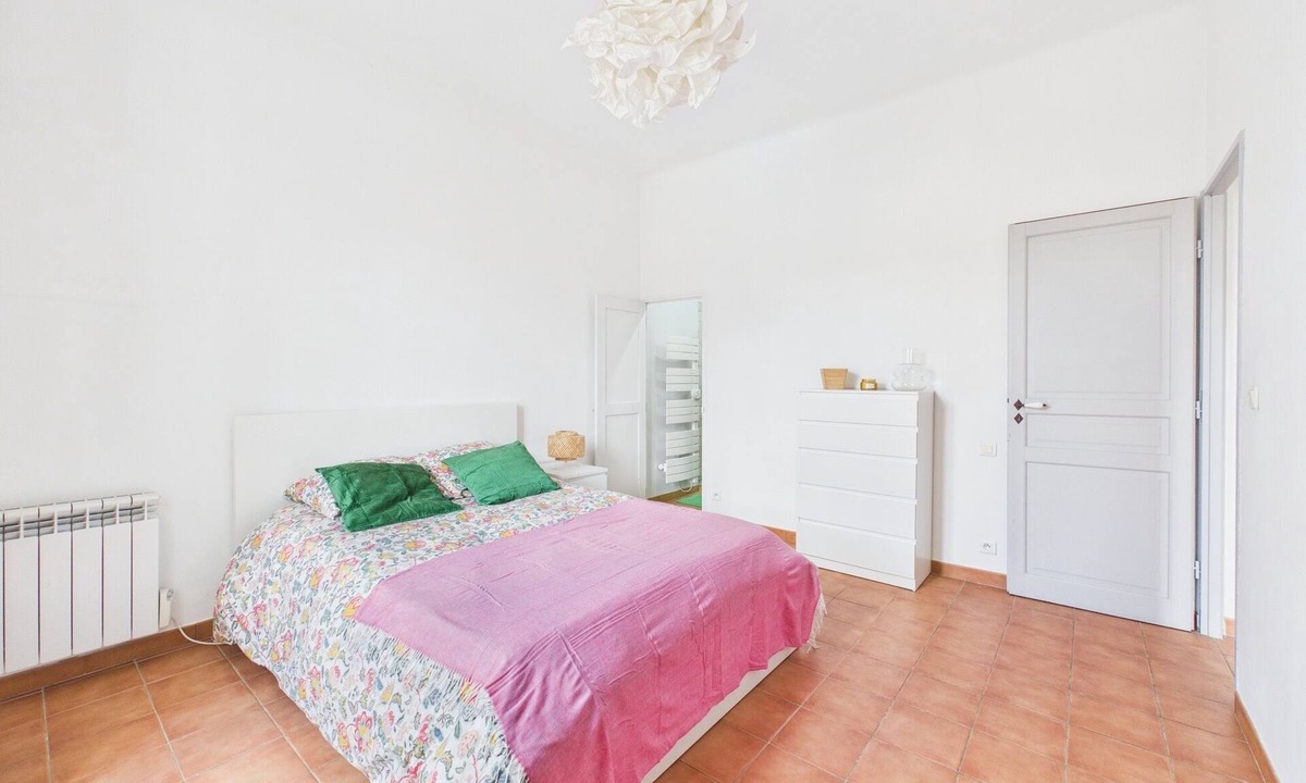 Rognes House | Village house