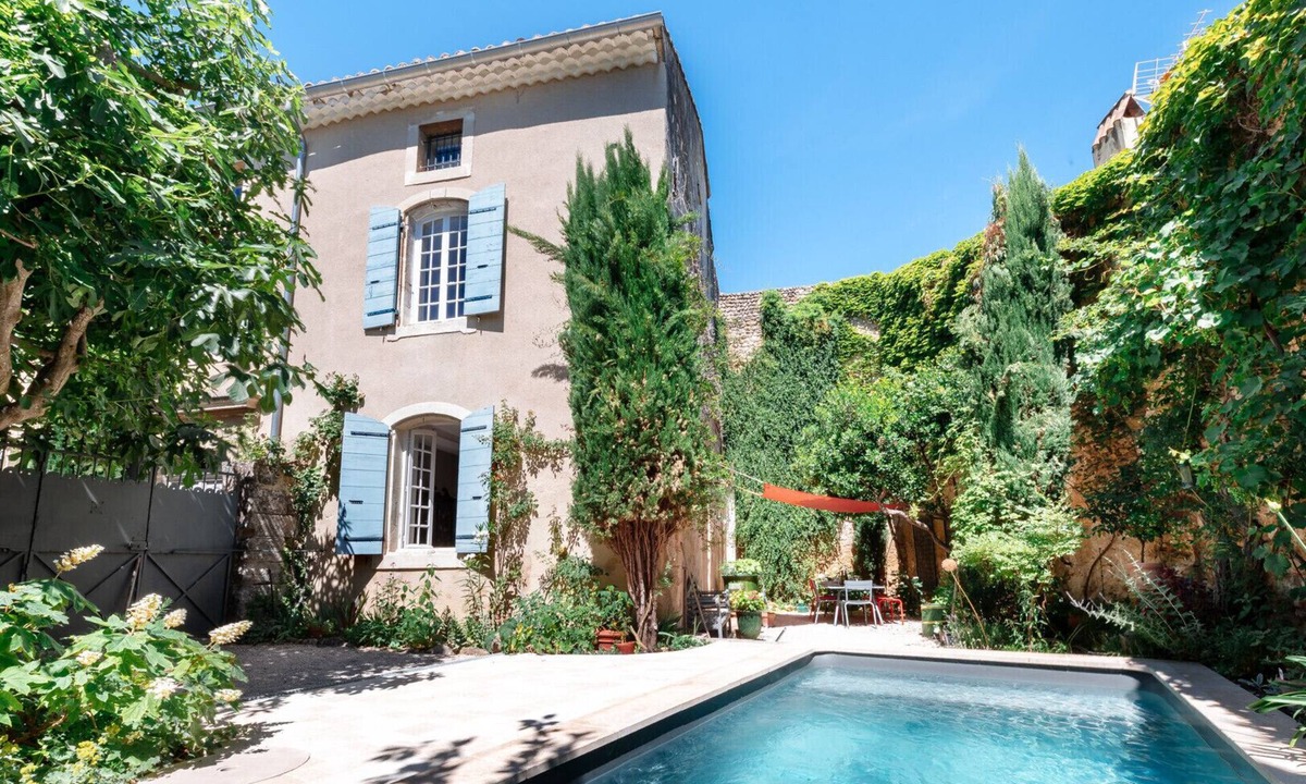 Suze-la-Rousse Ski Chalet | Village House with Pool – Suze-la-Rousse, Drôme Provençale