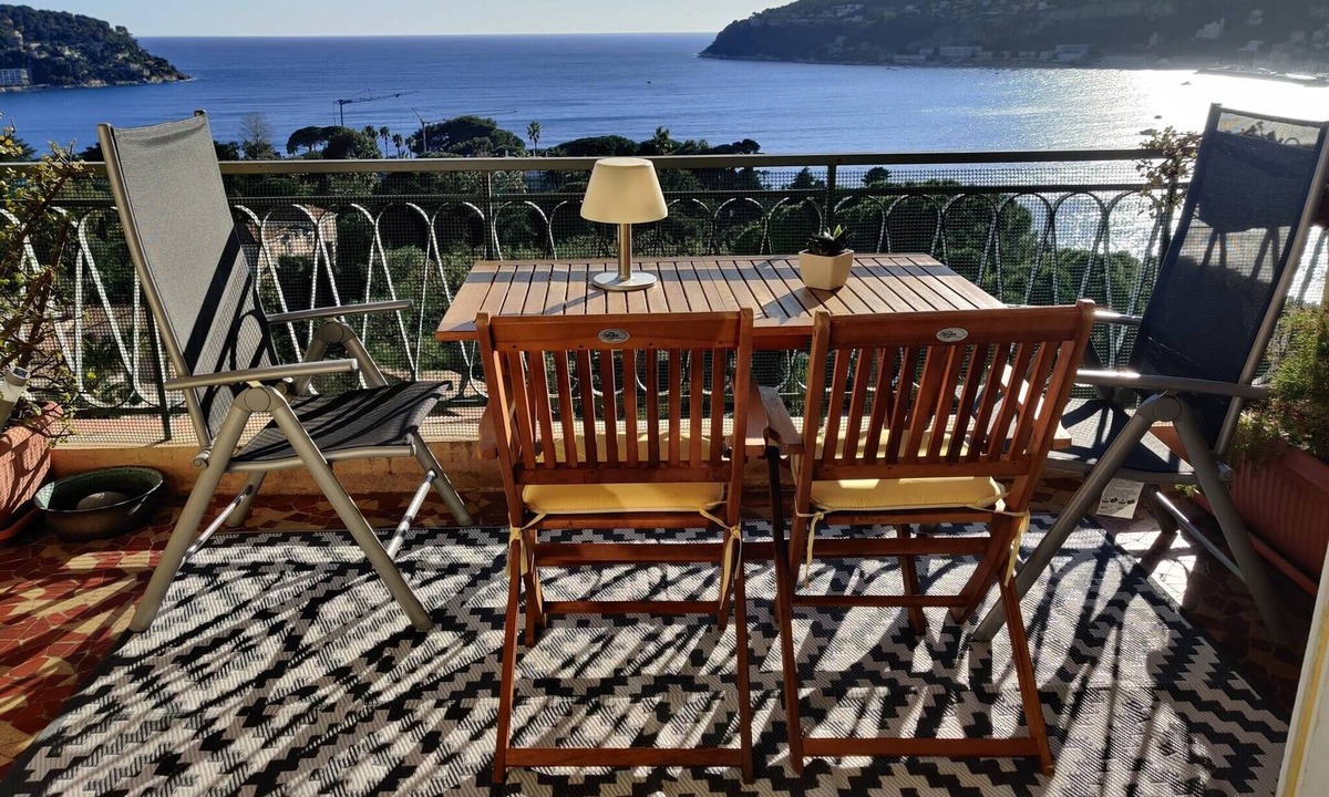 Villefranche-sur-Mer Apartment | Vintage flat on Villefranche bay Free car-park
