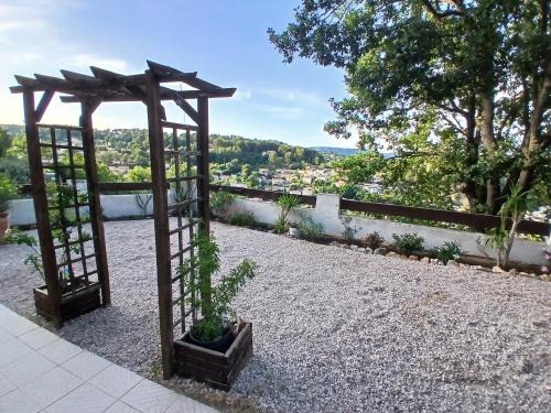 Peypin Apartment | Vue magnifique, jardin et petit cocon en provence