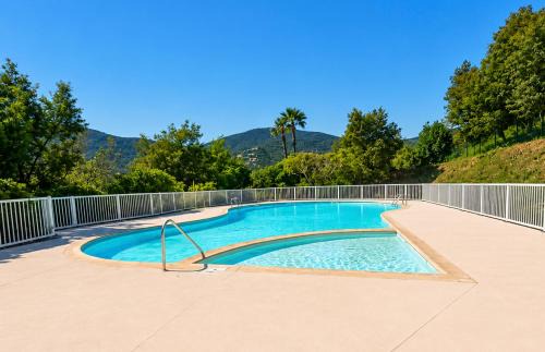 Cavalaire-sur-Mer Apartment | Vue Mer, Piscine, Terrasse Privée et Clim