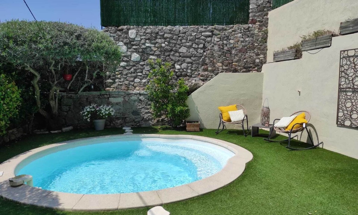 Villeneuve-Loubet House | Warm and festive village house just for you.