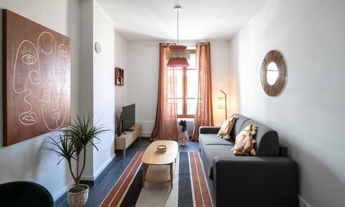 Republique - Tolstoi Apartment | Warm & cosy, close to metro station A Charpennes