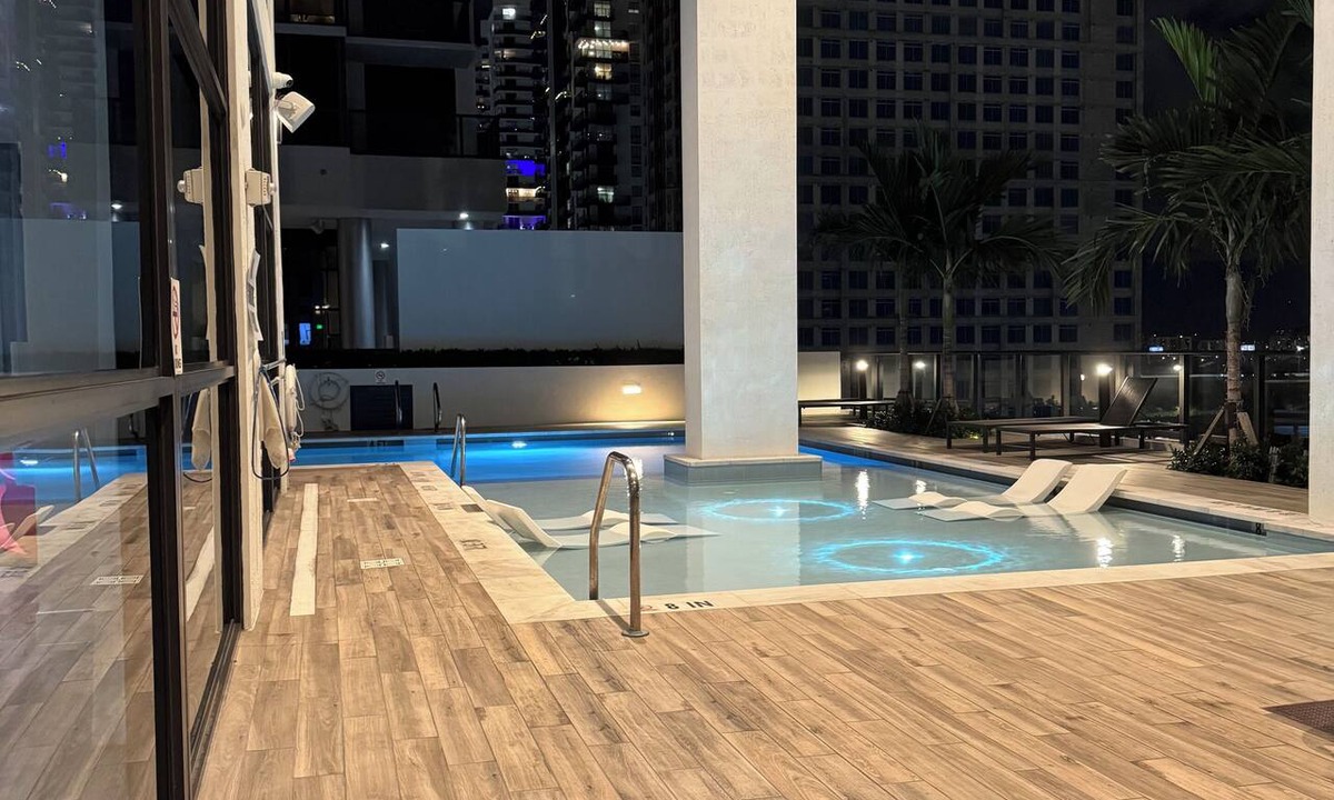 Town Square Condo | Welcome to casa neo in Wynwood 1/1 cozy home close to south beach, midtown &more