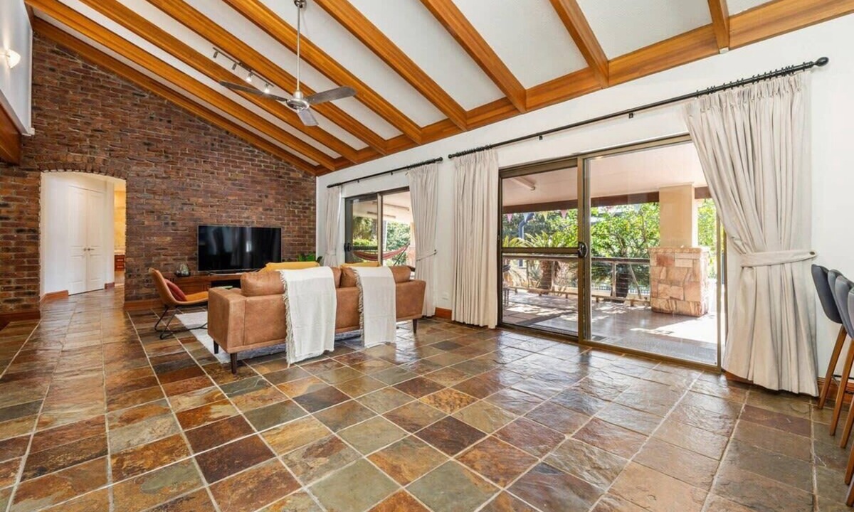 Ernest Junction House | Welcome To The Lodge