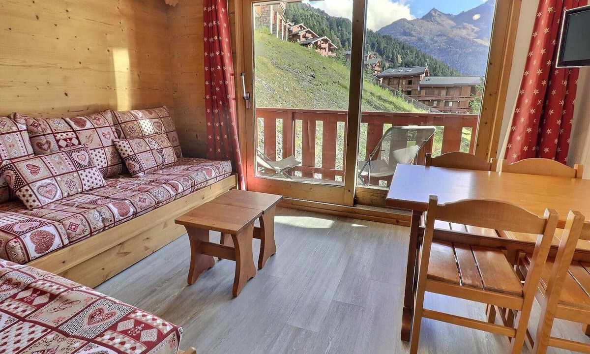 Meribel-Mottaret Apartment | Well-located apartment, ski-in/ski-out, pets allowed